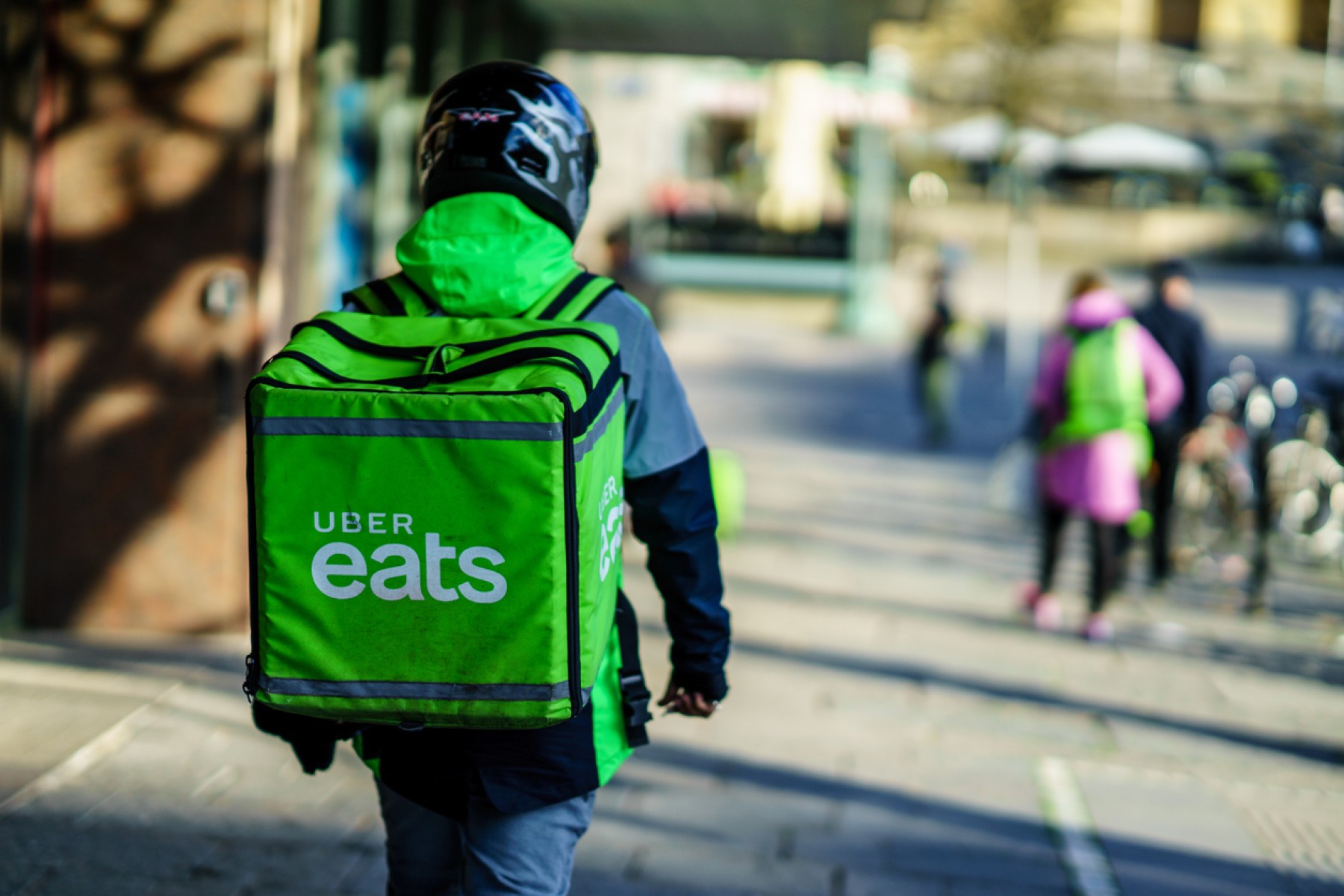 repartidor de uber eats