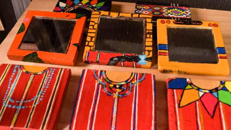 Xul pequeña empresa de espejos artesanales