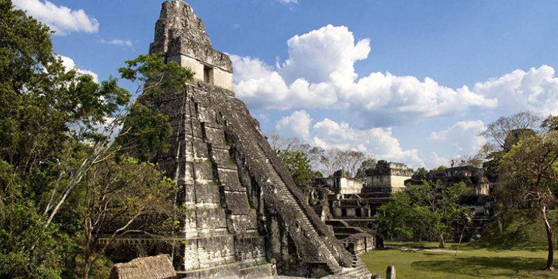 Antigua Guatemala y Tikal: Patrimonio Cultural de la Humanidad