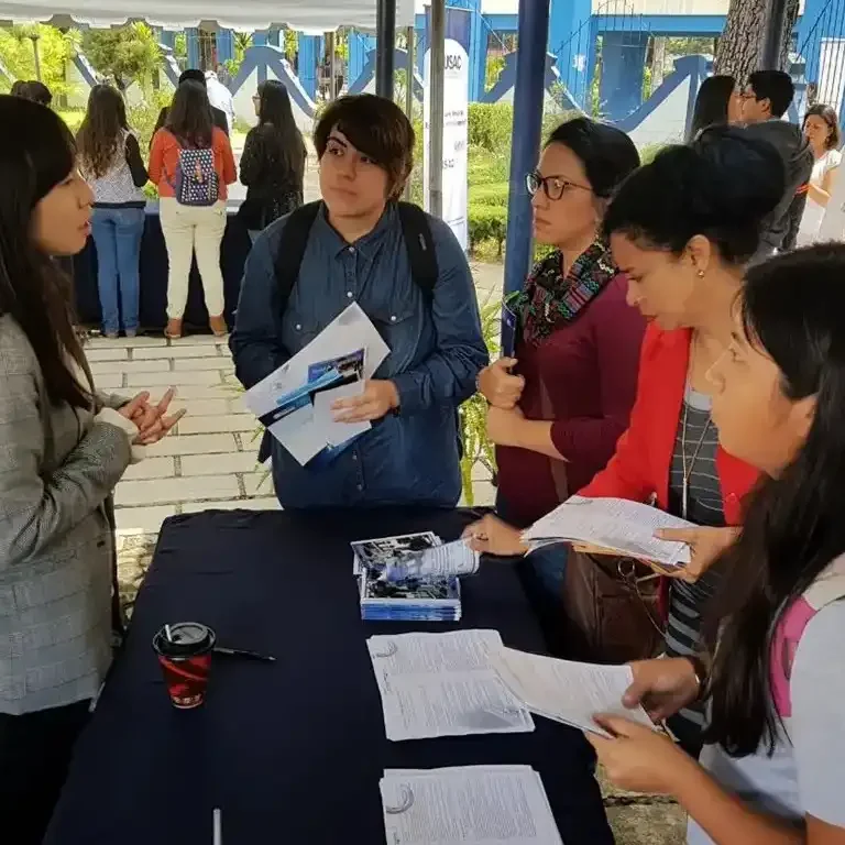 Becas para jóvenes guatemaltecos